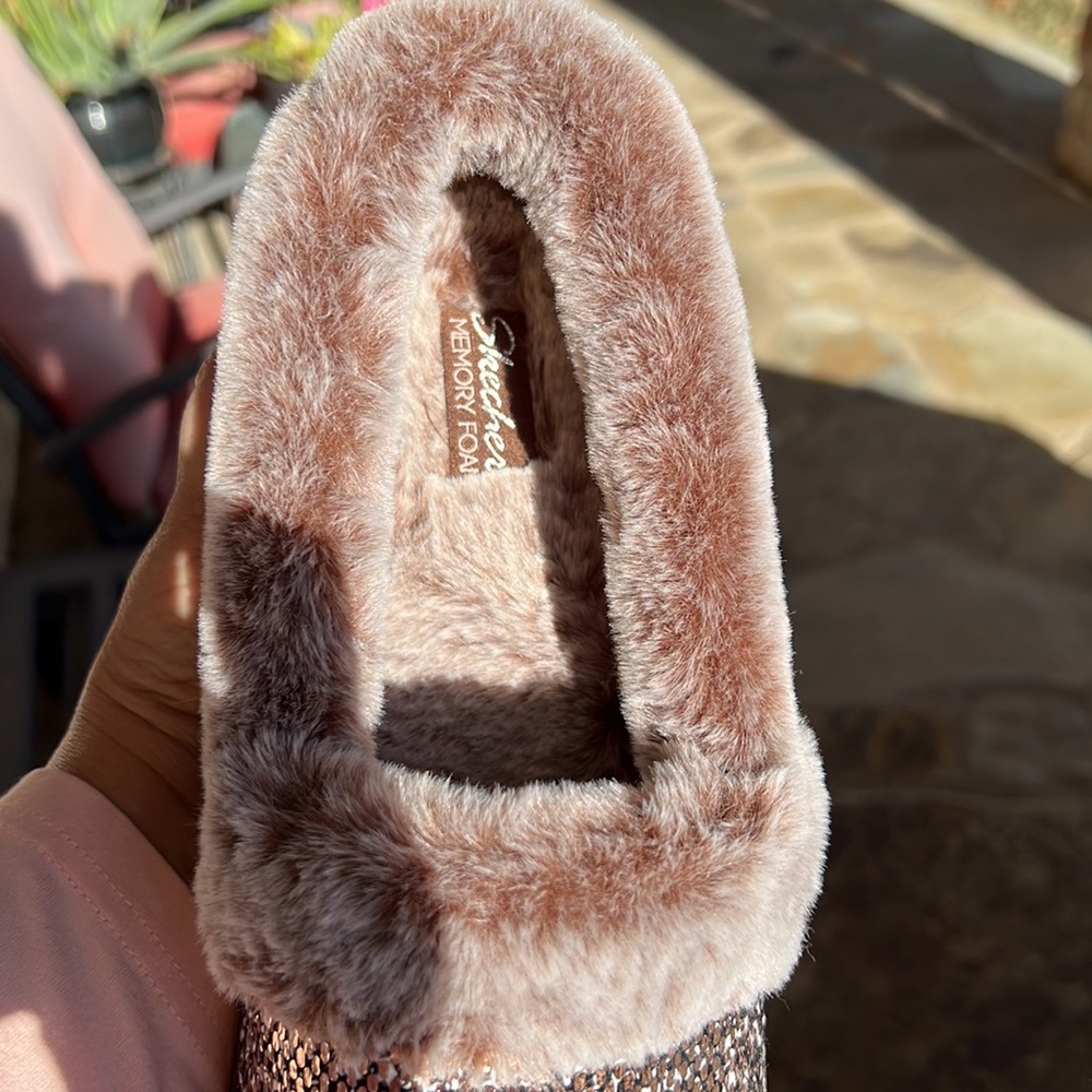 NEW Skechers Women’s Cozy Campfire Dream Glam Slippers Rose Gold, Size 1… - Picture 7 of 12